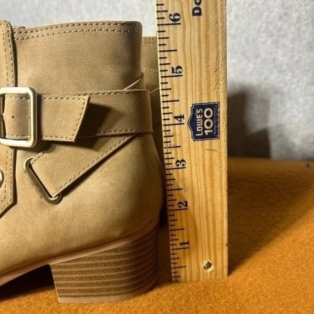 Tan Faux Suede Buckle‎ Ankle Boots Size 5 winter fall casual